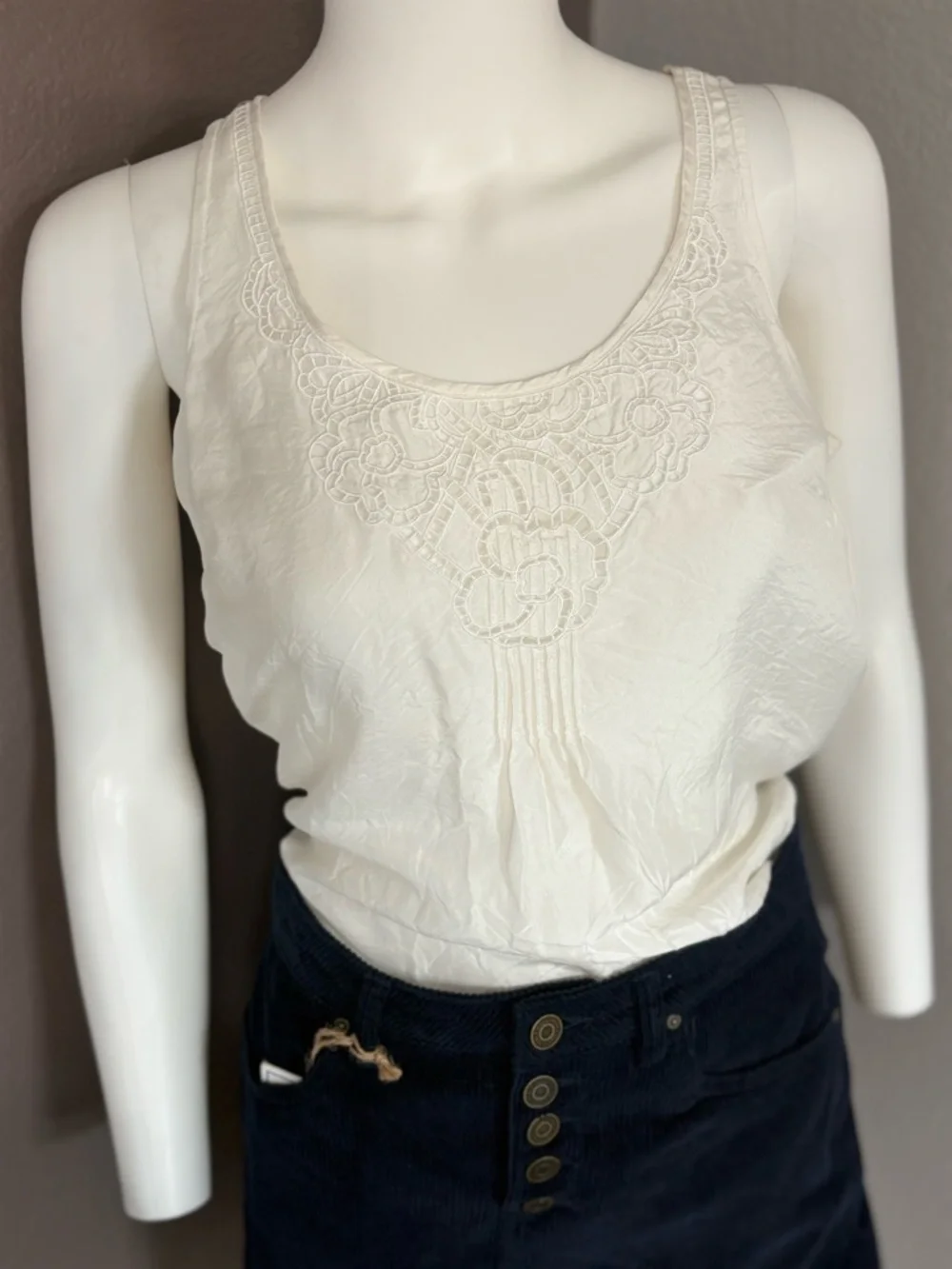 White House Black Market Cream Embroidered Camisole - Picture 1 of 6